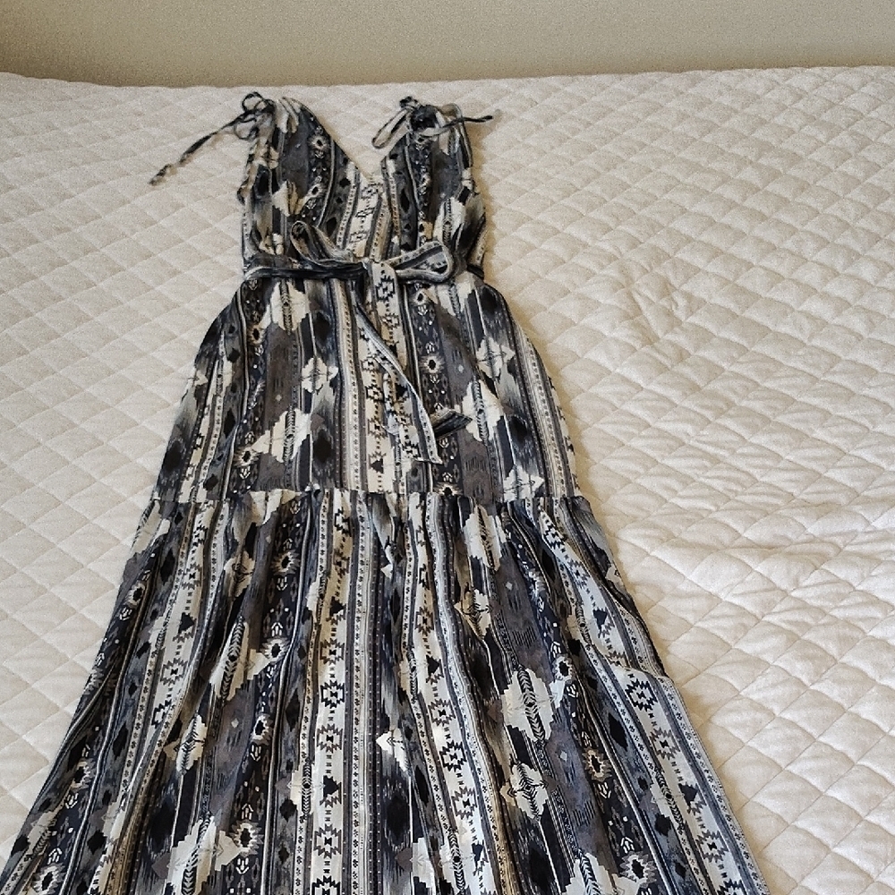 Lulus Silver and Black High Low Sundress with Pleated Slit Size S - Picture 8 of 10
